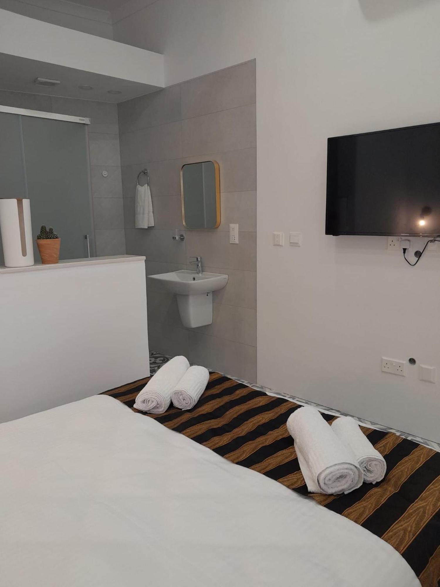 Charming Town House In Cospicua, Valperga Rooms Ngoại thất bức ảnh