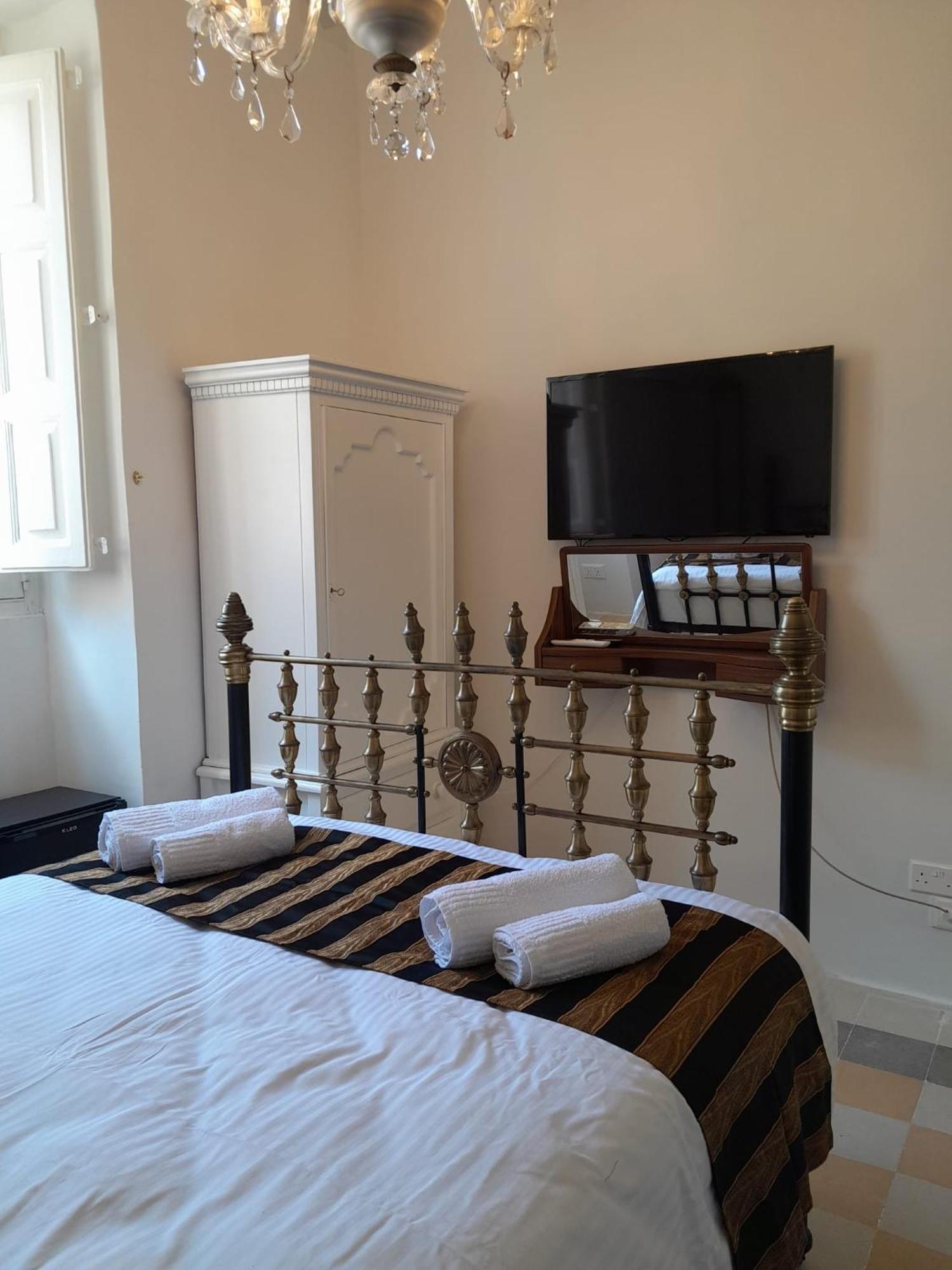 Charming Town House In Cospicua, Valperga Rooms Ngoại thất bức ảnh